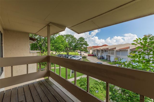 38 Regency Point, Conroe, TX 77356