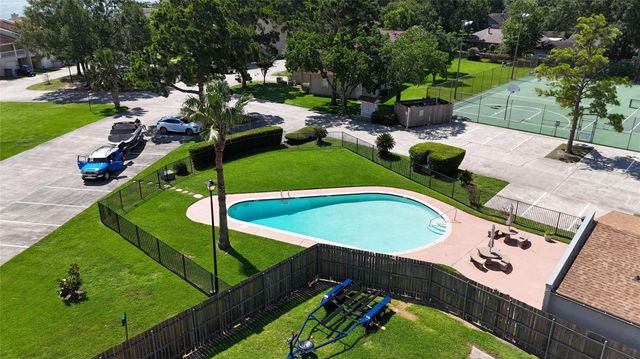 38 Regency Point, Conroe, TX 77356