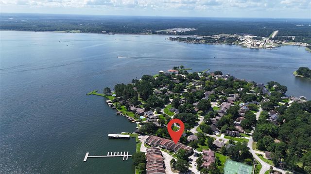 38 Regency Point, Conroe, TX 77356