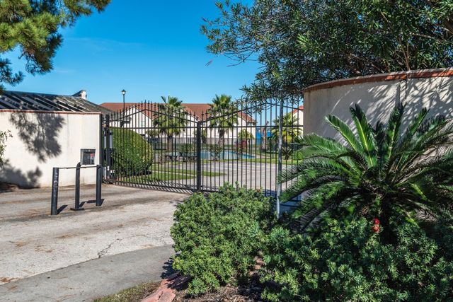 38 Regency Point, Conroe, TX 77356