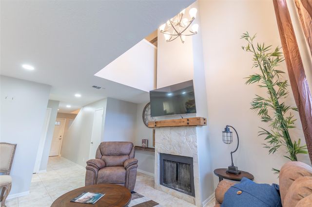 38 Regency Point, Conroe, TX 77356