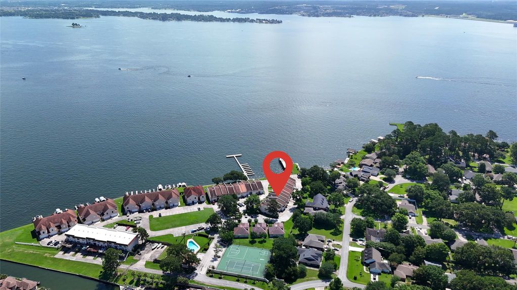 38 Regency Point, Conroe, TX 77356
