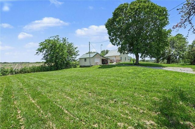 5597 SW County Line Road, Trimble, MO 64492