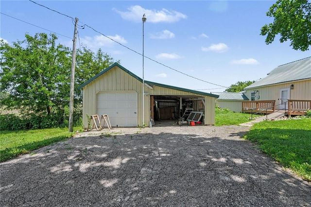 5597 SW County Line Road, Trimble, MO 64492