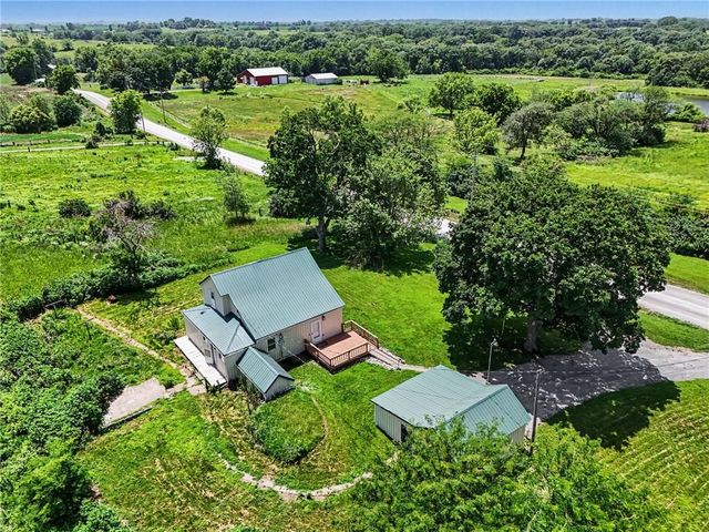 5597 SW County Line Road, Trimble, MO 64492