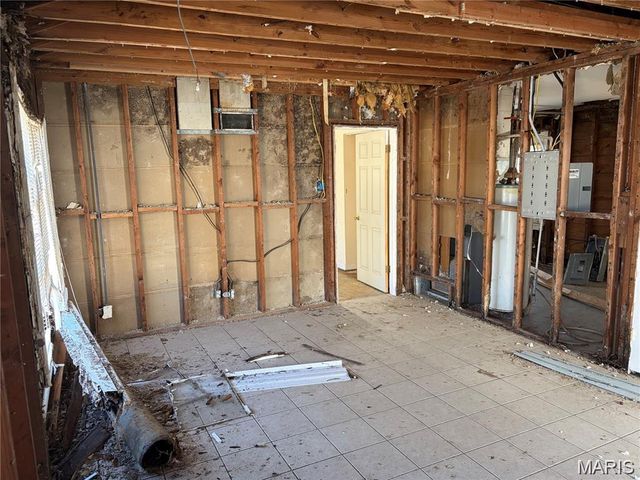 317 Mueller Avenue, Ferguson, MO 63135
