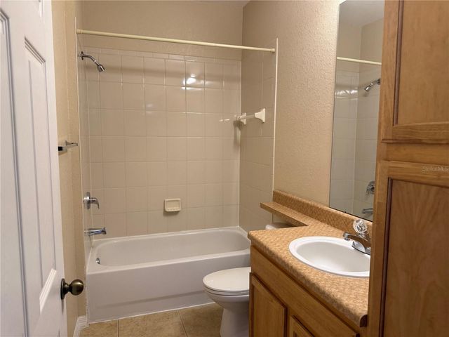 10105 COURTNEY OAKS CIRCLE 304, Tampa, FL 33619