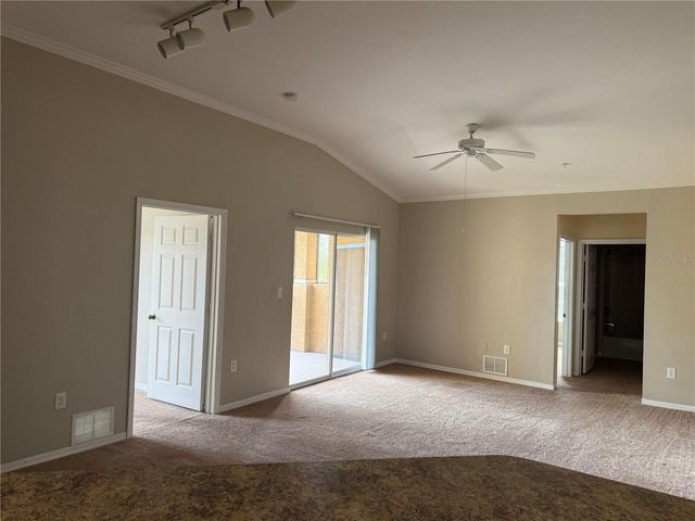 10105 COURTNEY OAKS CIRCLE 304, Tampa, FL 33619
