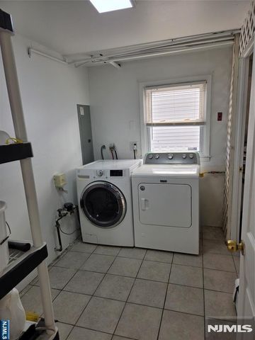 19 Spring Avenue, Bergenfield, NJ 07621