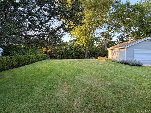 17 Locust Street, Riverhead, NY 11901