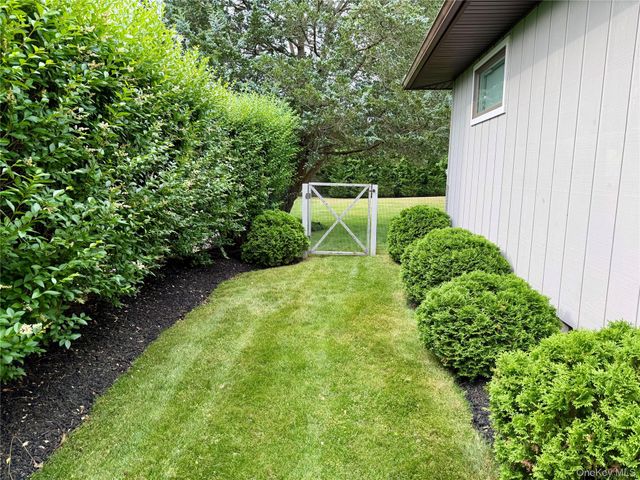 17 Locust Street, Riverhead, NY 11901