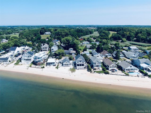 17 Locust Street, Riverhead, NY 11901