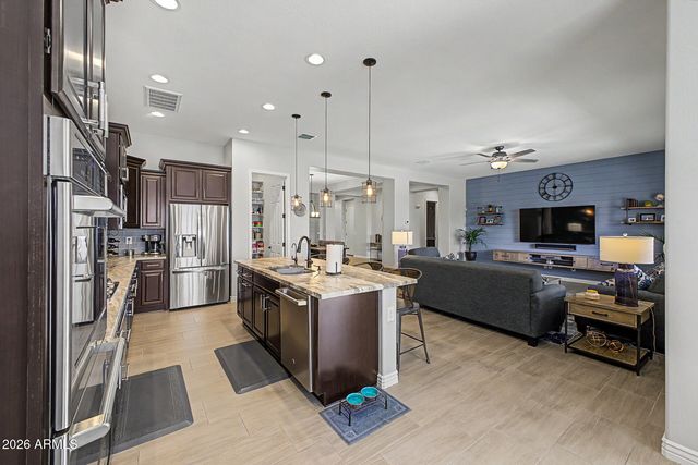 7962 S PARKCREST Street, Gilbert, AZ 85298