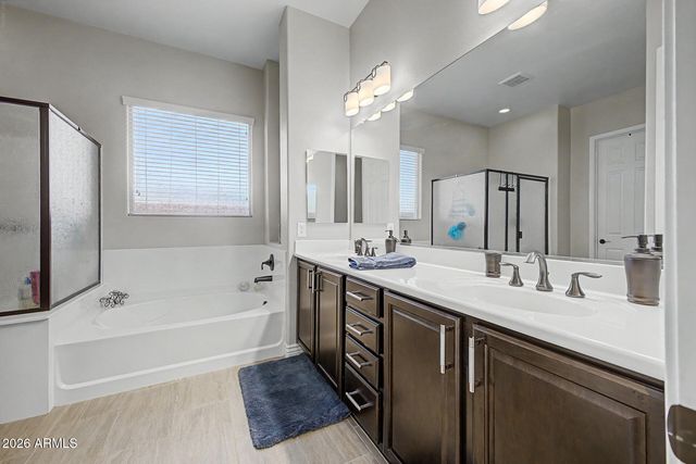 7962 S PARKCREST Street, Gilbert, AZ 85298