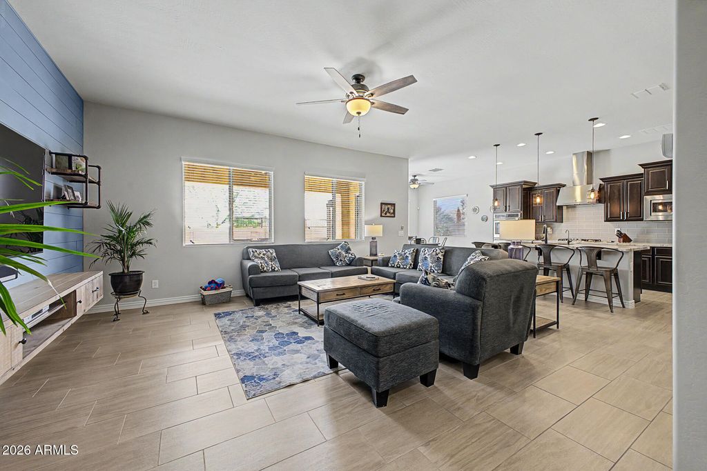 Image 11 of property listing at 7962 S PARKCREST Street, Gilbert, AZ 85298