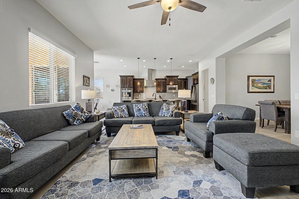 Image 12 of property listing at 7962 S PARKCREST Street, Gilbert, AZ 85298
