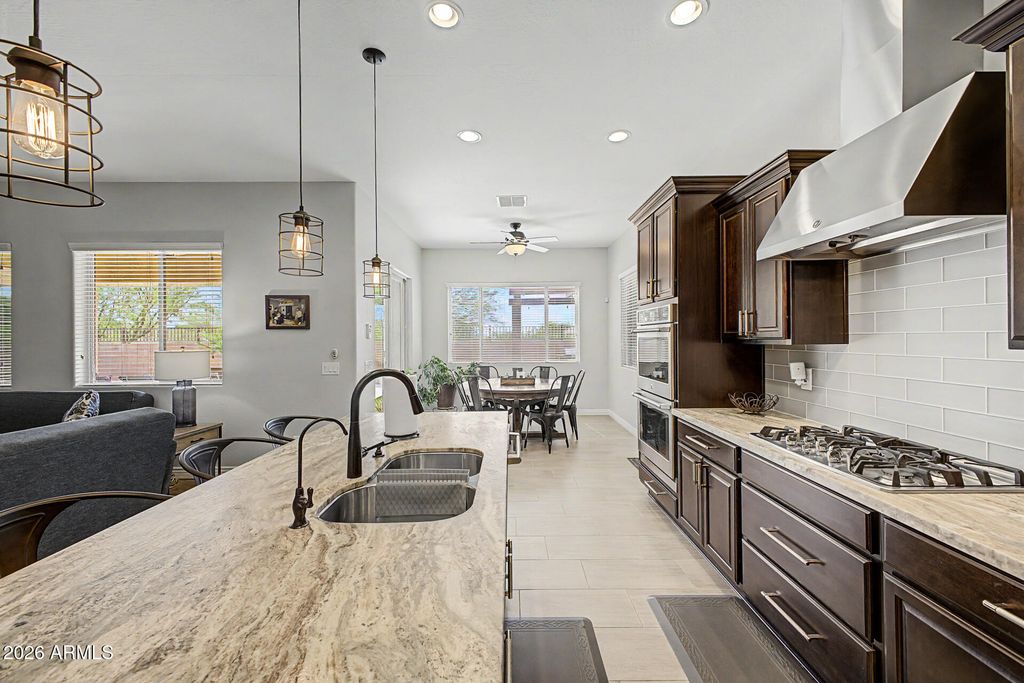 Image 17 of property listing at 7962 S PARKCREST Street, Gilbert, AZ 85298