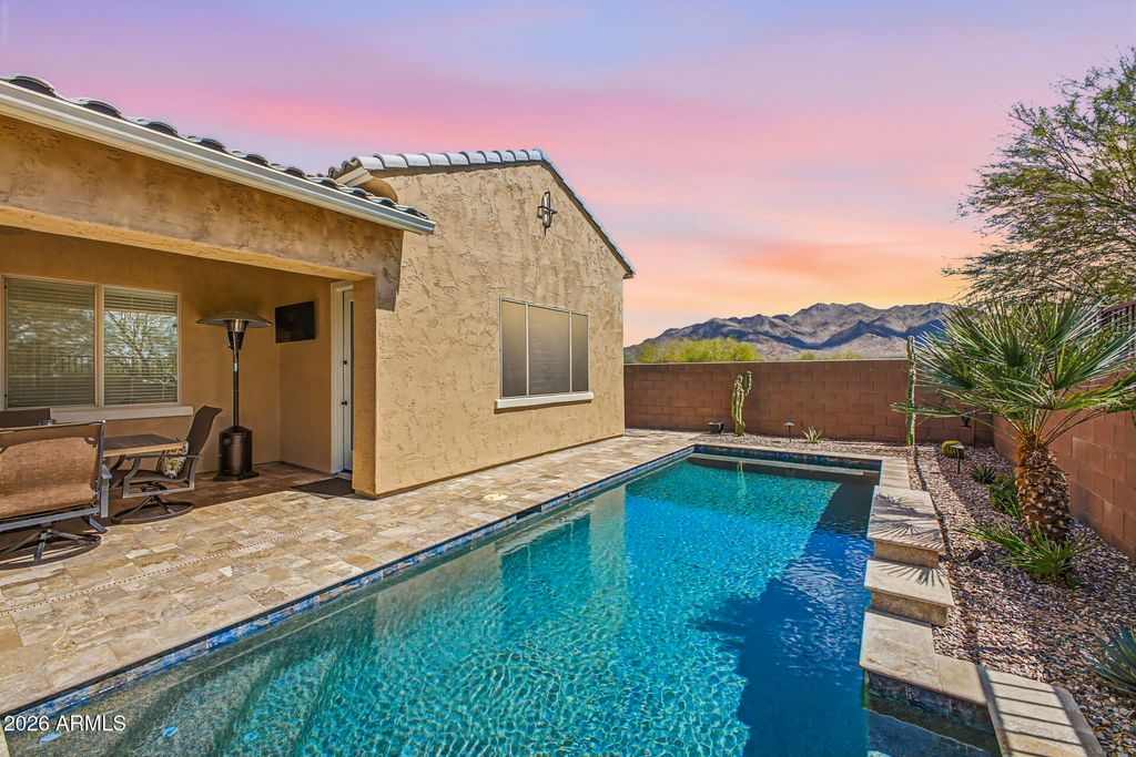 Image 3 of property listing at 7962 S PARKCREST Street, Gilbert, AZ 85298