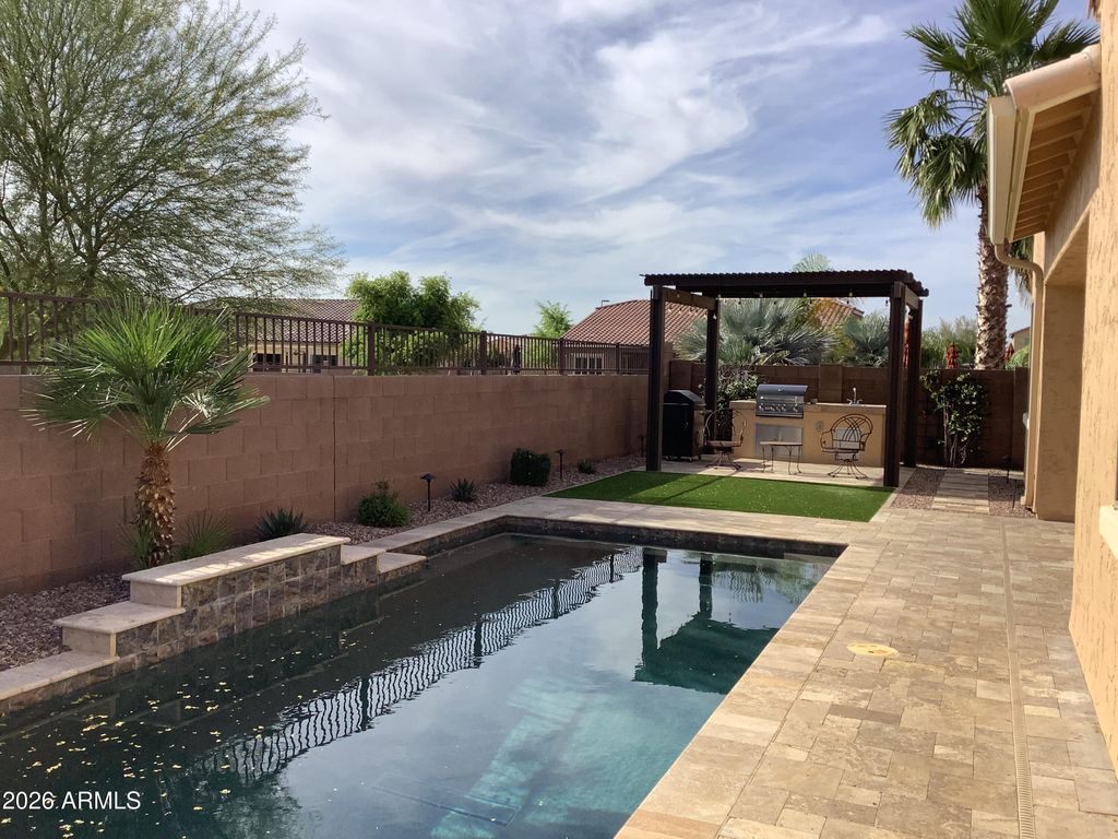 Image 6 of property listing at 7962 S PARKCREST Street, Gilbert, AZ 85298