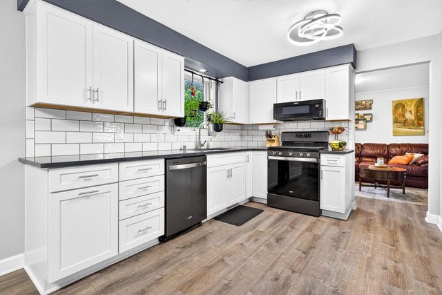 3412 N MARIAH LANE, Appleton, WI 54911