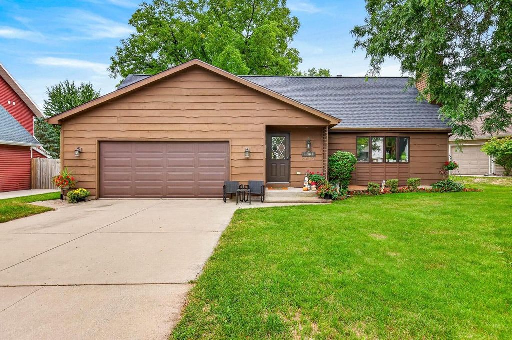 3412 N MARIAH LANE, Appleton, WI 54911