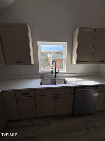 2496 Siam Road, Elizabethton, TN 37643