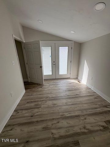 2496 Siam Road, Elizabethton, TN 37643