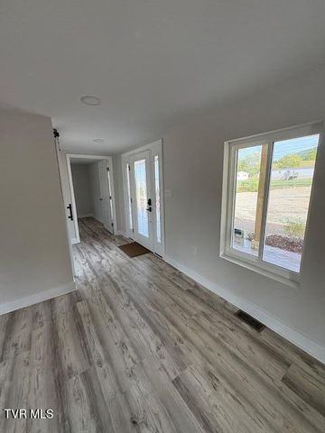 2496 Siam Road, Elizabethton, TN 37643