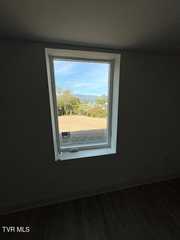 2496 Siam Road, Elizabethton, TN 37643