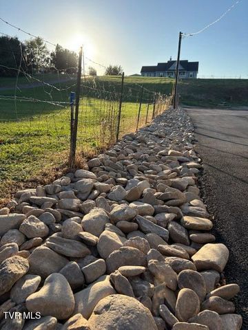 2496 Siam Road, Elizabethton, TN 37643