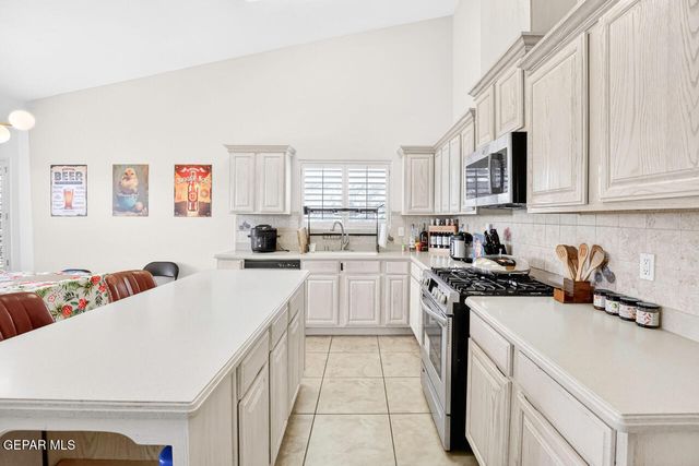 12225 SITTING BULL Drive, El Paso, TX 79936