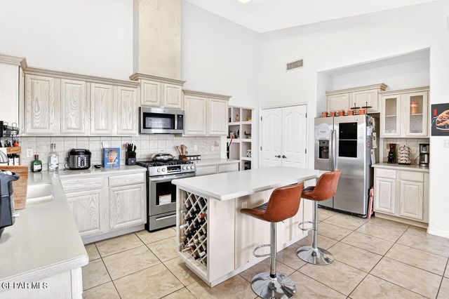 12225 SITTING BULL Drive, El Paso, TX 79936