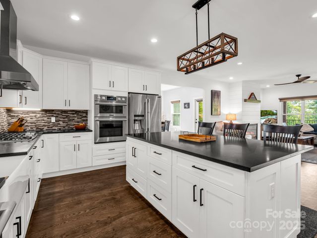 766 Old Mt Olivet Road, Zirconia, NC 28790