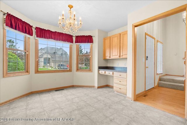 325 Geneva Circle 16, Lansing, MI 48917