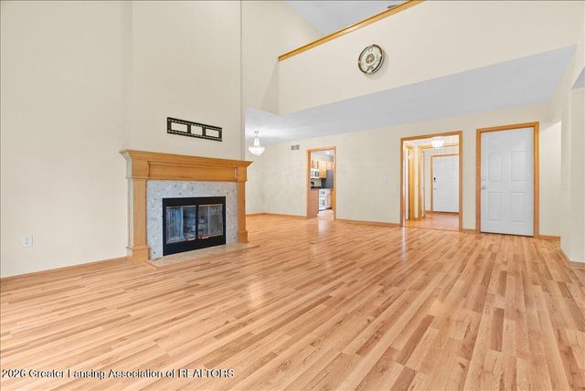 325 Geneva Circle 16, Lansing, MI 48917