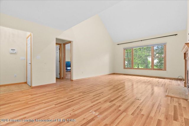 325 Geneva Circle 16, Lansing, MI 48917