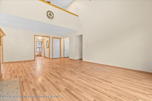 325 Geneva Circle 16, Lansing, MI 48917