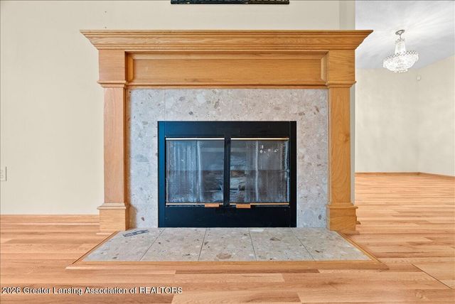 325 Geneva Circle 16, Lansing, MI 48917
