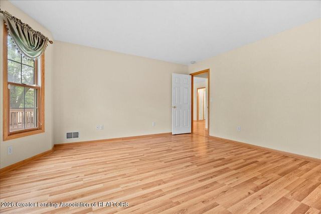 325 Geneva Circle 16, Lansing, MI 48917