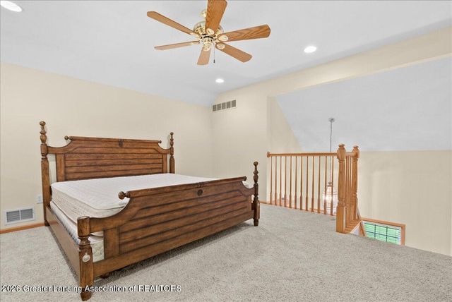 325 Geneva Circle 16, Lansing, MI 48917