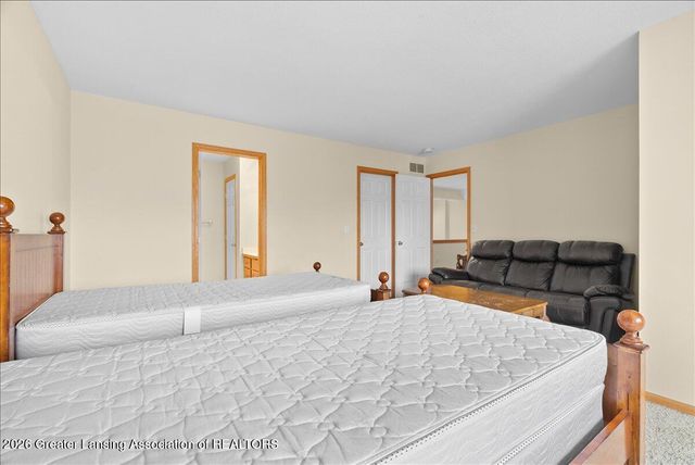 325 Geneva Circle 16, Lansing, MI 48917