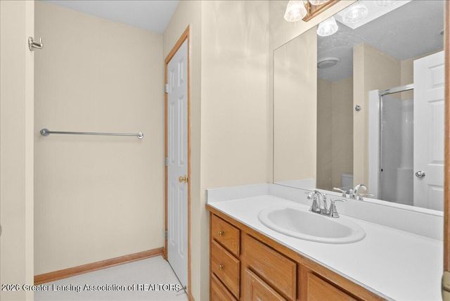 325 Geneva Circle 16, Lansing, MI 48917