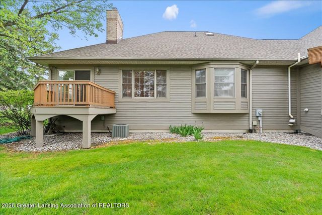 325 Geneva Circle 16, Lansing, MI 48917