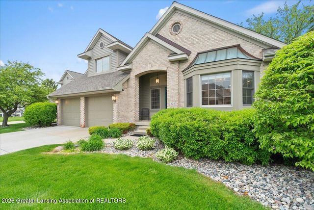 325 Geneva Circle 16, Lansing, MI 48917