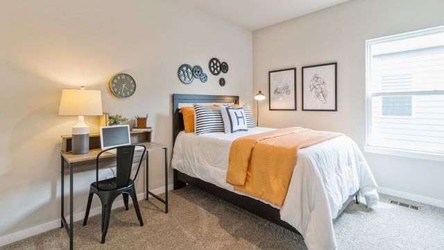 3048 Sweetwater Drive, Des Moines, IA 50320