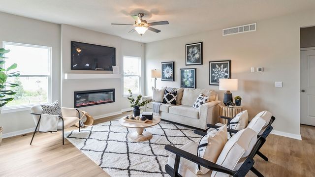 3048 Sweetwater Drive, Des Moines, IA 50320