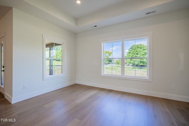 54 Glaze Farm Way, Johnson City, TN 37615