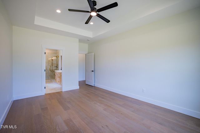 54 Glaze Farm Way, Johnson City, TN 37615