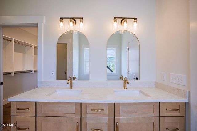 54 Glaze Farm Way, Johnson City, TN 37615
