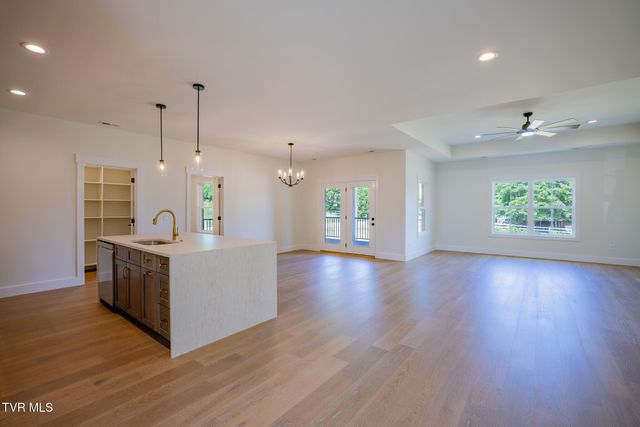 54 Glaze Farm Way, Johnson City, TN 37615